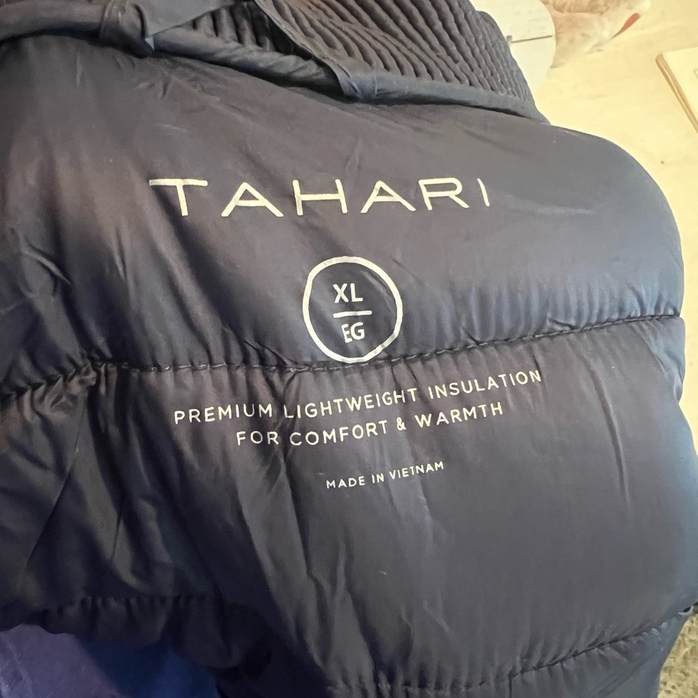 Tahari jacket never worn
